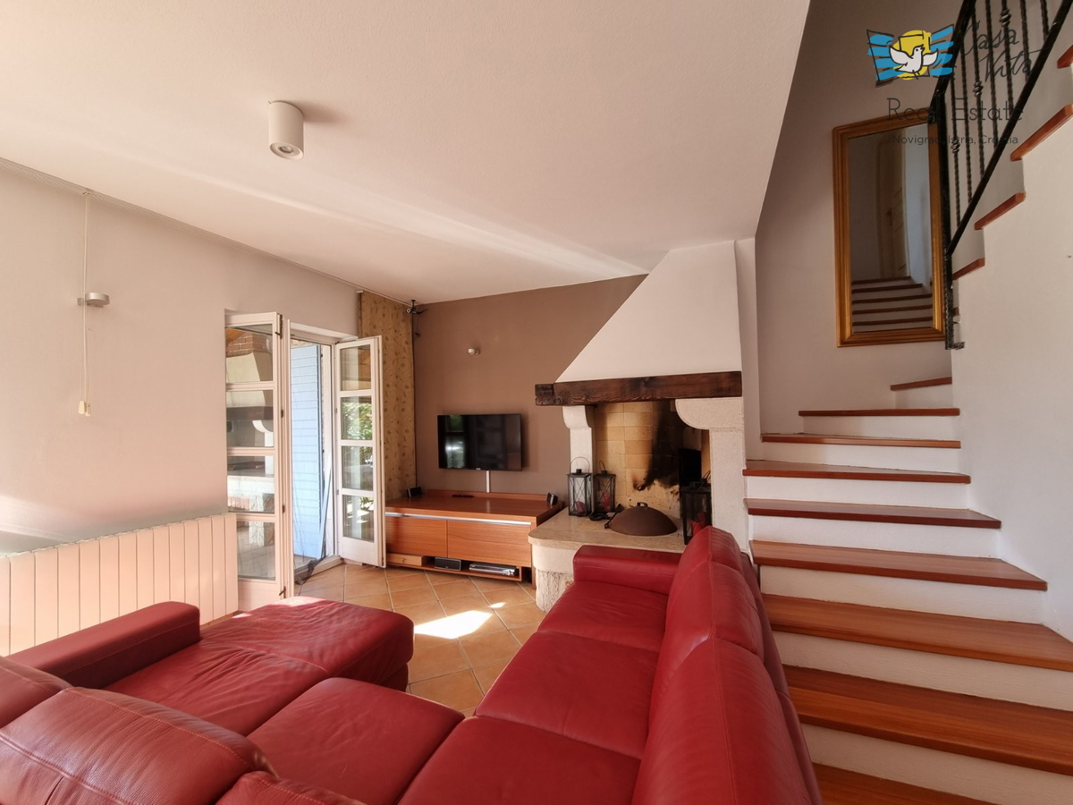 ISTRA, Poreč - Čudovita dvojna hiša 1000 m od morja!