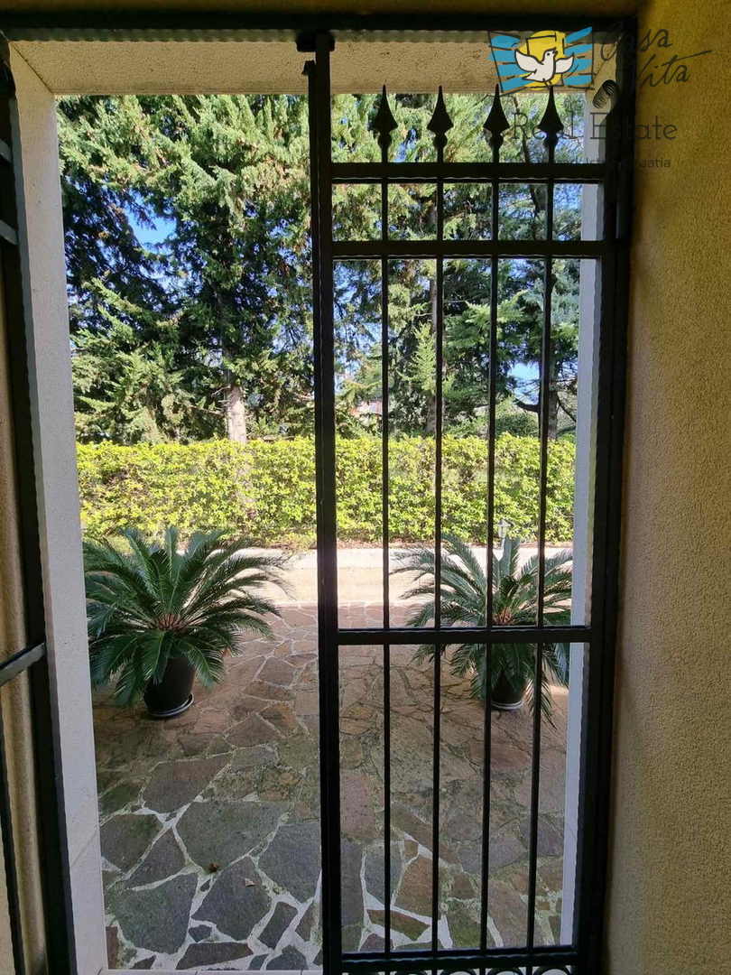 ISTRA, Poreč - Čudovita dvojna hiša 1000 m od morja!