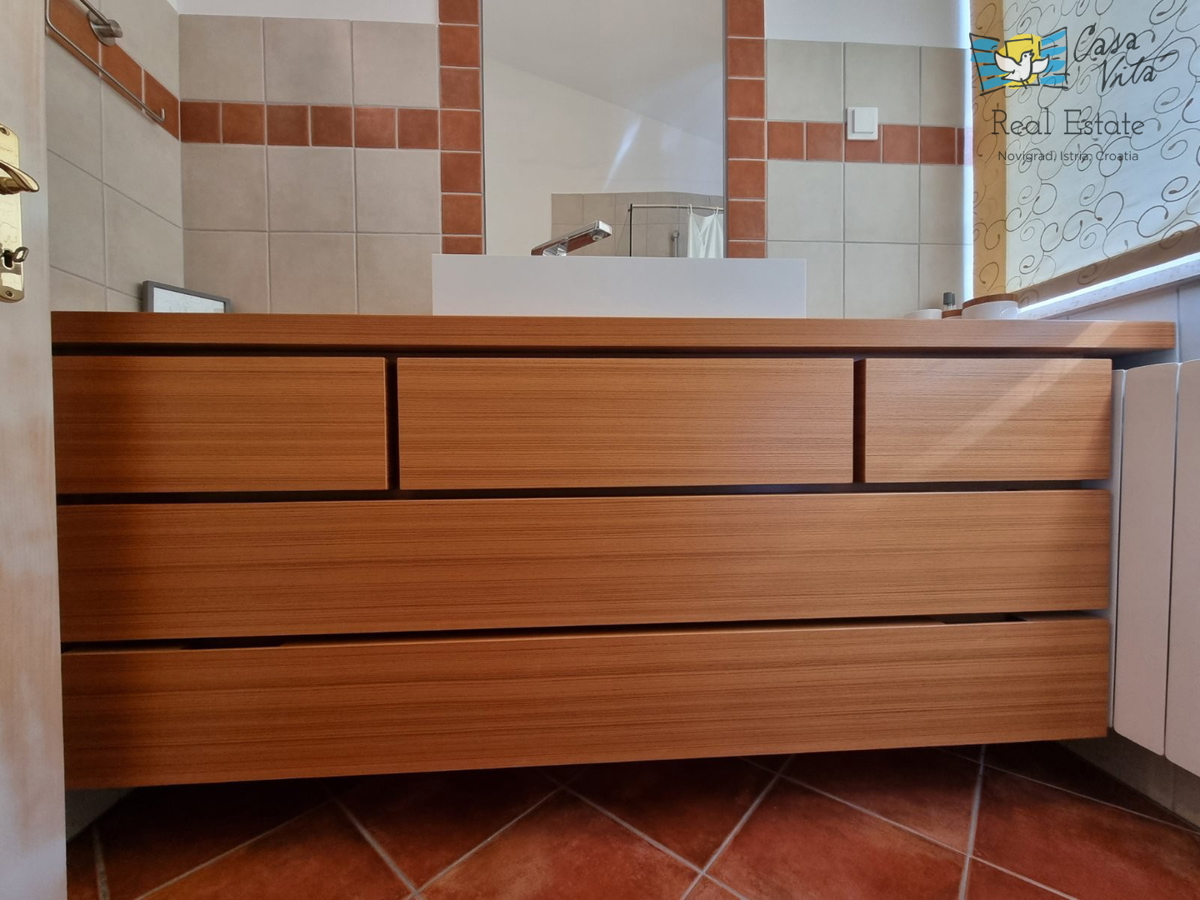 ISTRA, Poreč - Čudovita dvojna hiša 1000 m od morja!