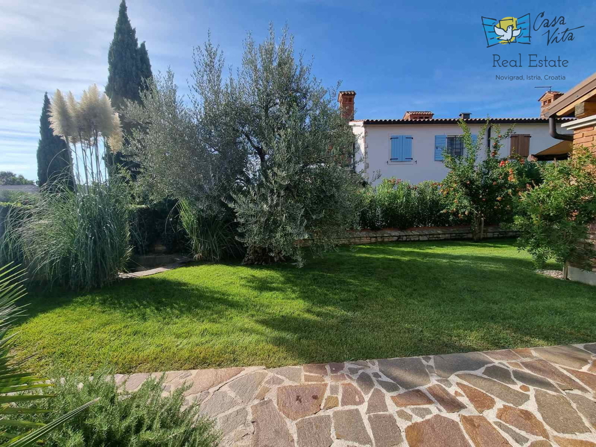 ISTRA, Poreč - Čudovita dvojna hiša 1000 m od morja!