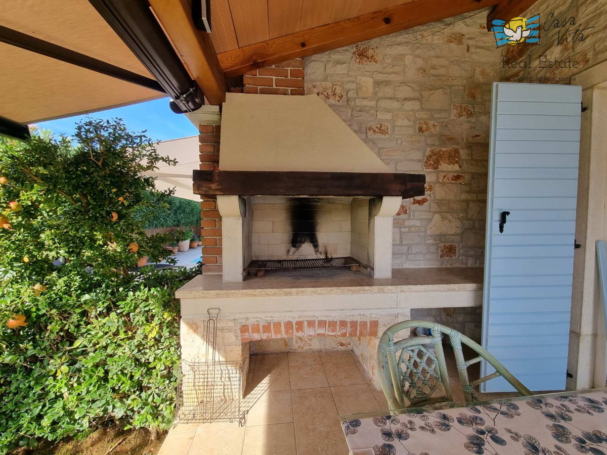 ISTRA, Poreč - Čudovita dvojna hiša 1000 m od morja!