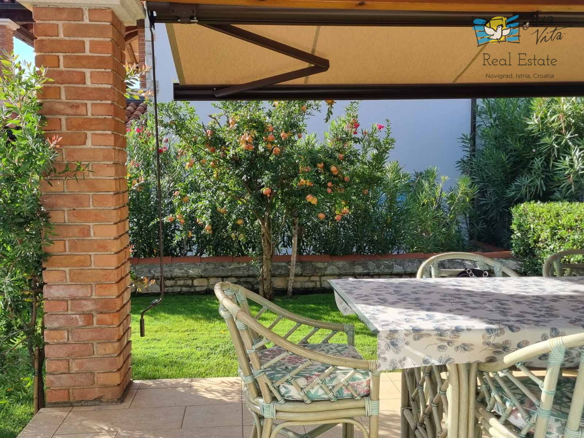 ISTRA, Poreč - Čudovita dvojna hiša 1000 m od morja!