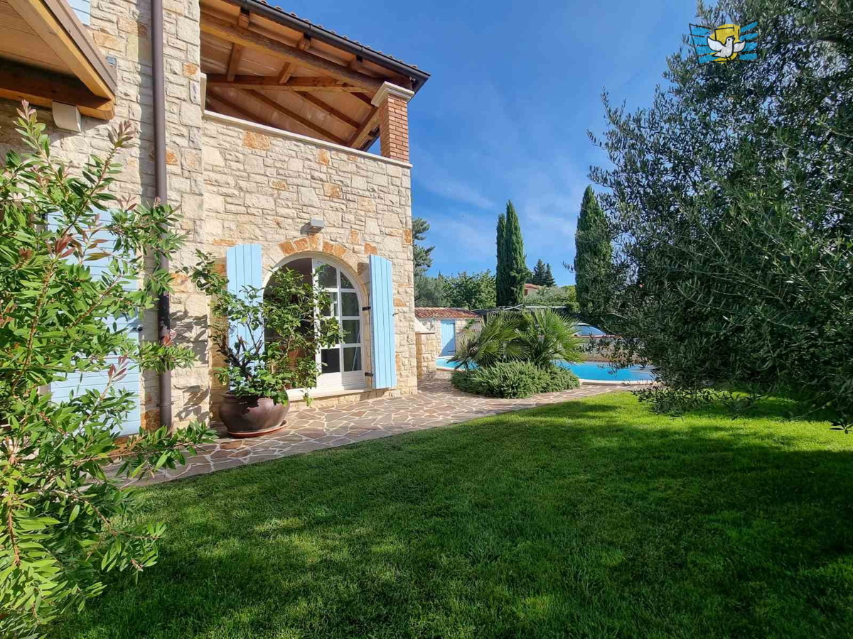 ISTRA, Poreč - Čudovita dvojna hiša 1000 m od morja!