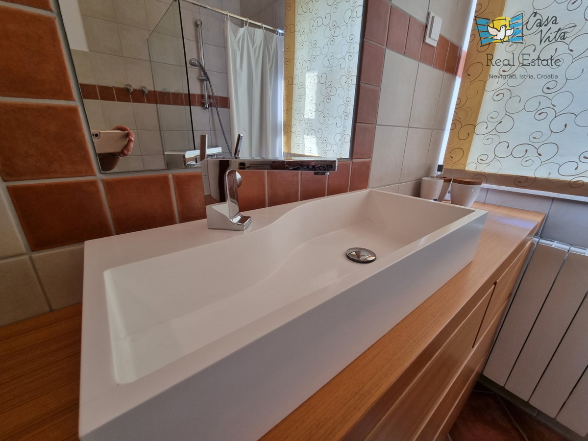 ISTRA, Poreč - Čudovita dvojna hiša 1000 m od morja!