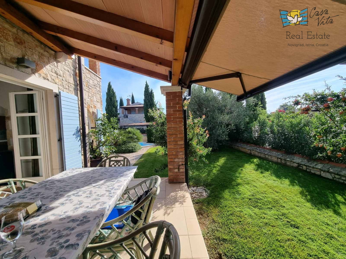 ISTRA, Poreč - Čudovita dvojna hiša 1000 m od morja!