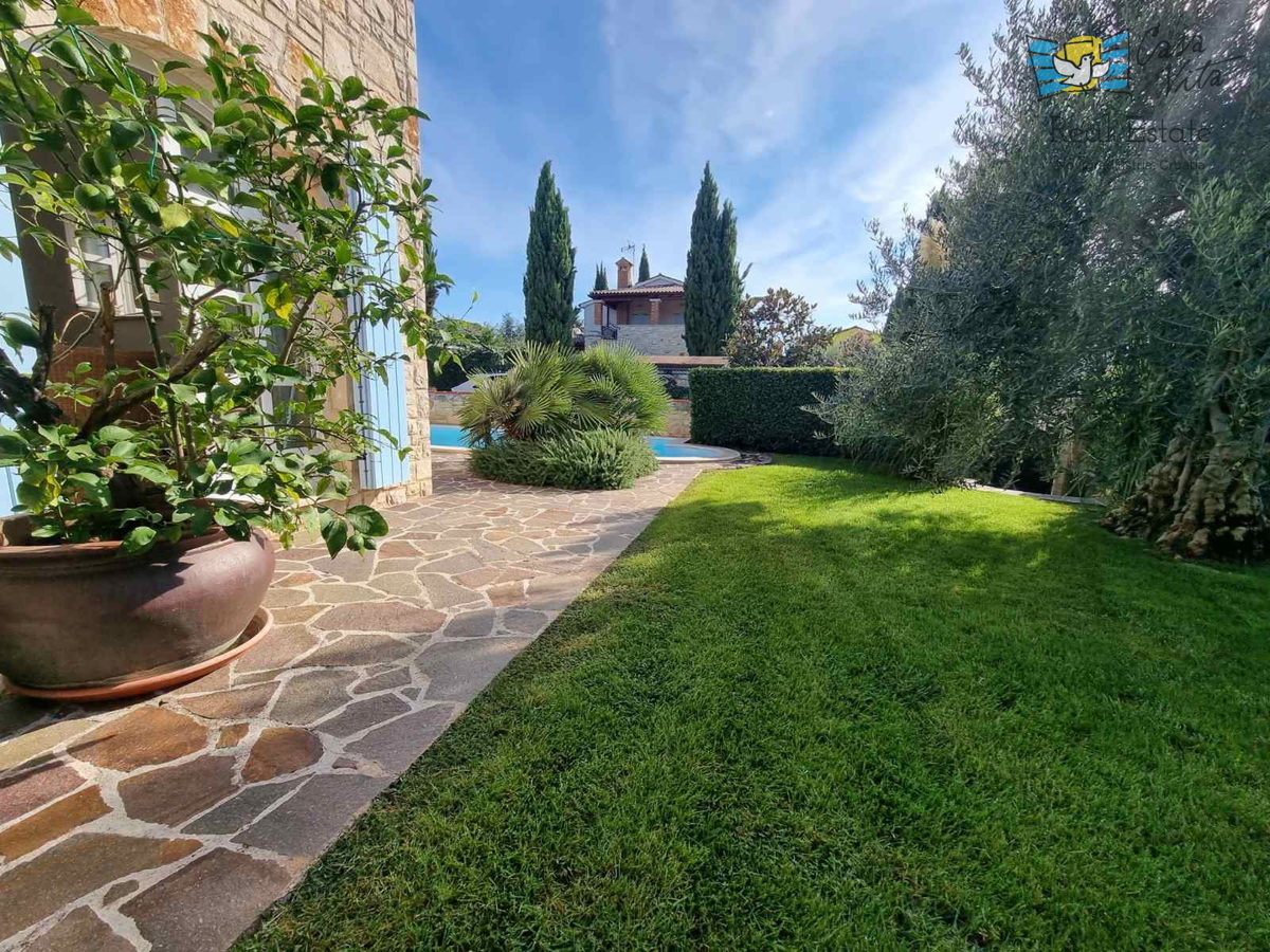 ISTRA, Poreč - Čudovita dvojna hiša 1000 m od morja!