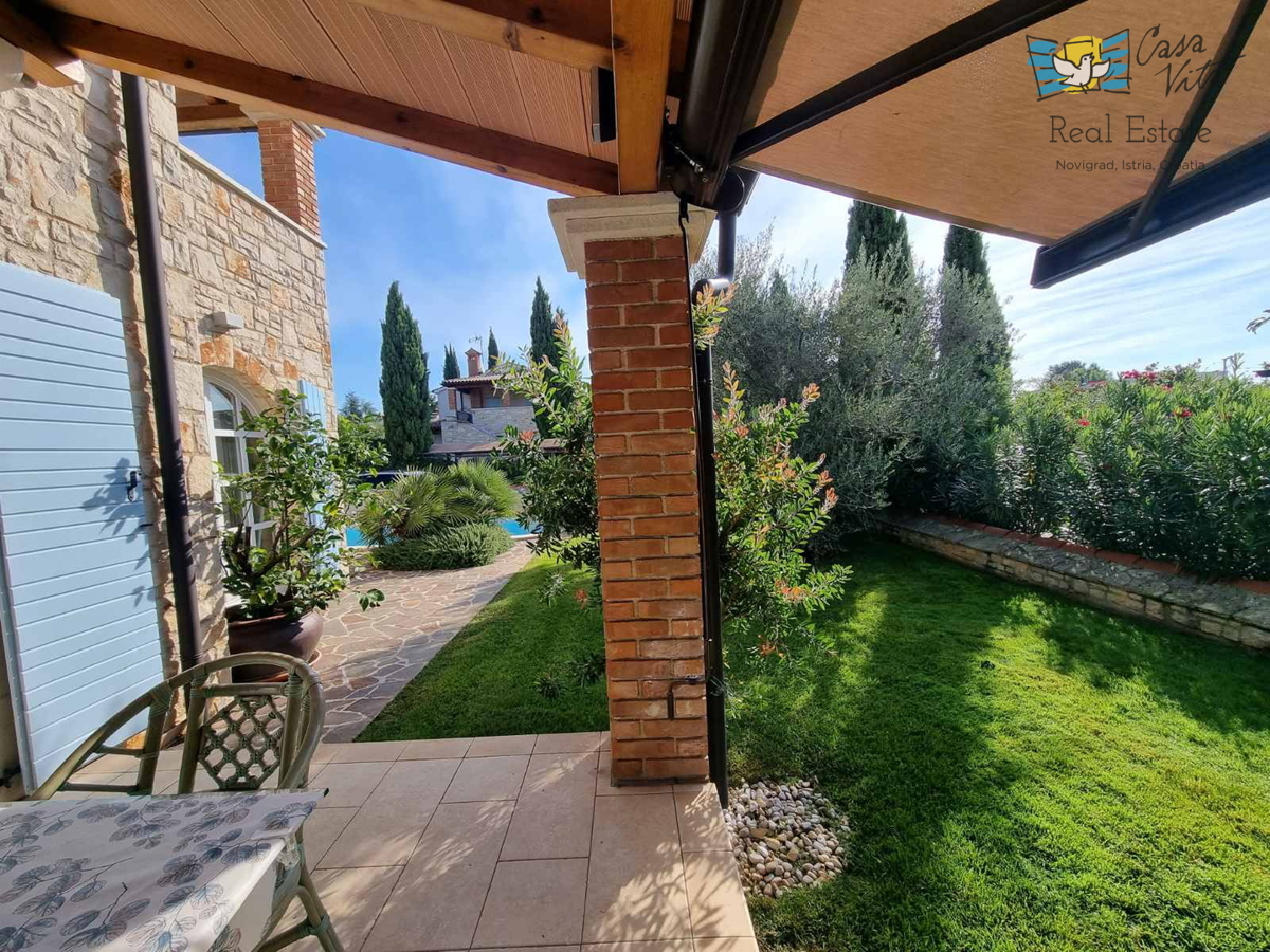 ISTRA, Poreč - Čudovita dvojna hiša 1000 m od morja!