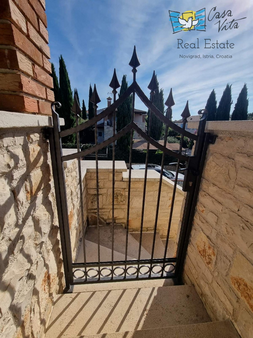 ISTRA, Poreč - Čudovita dvojna hiša 1000 m od morja!