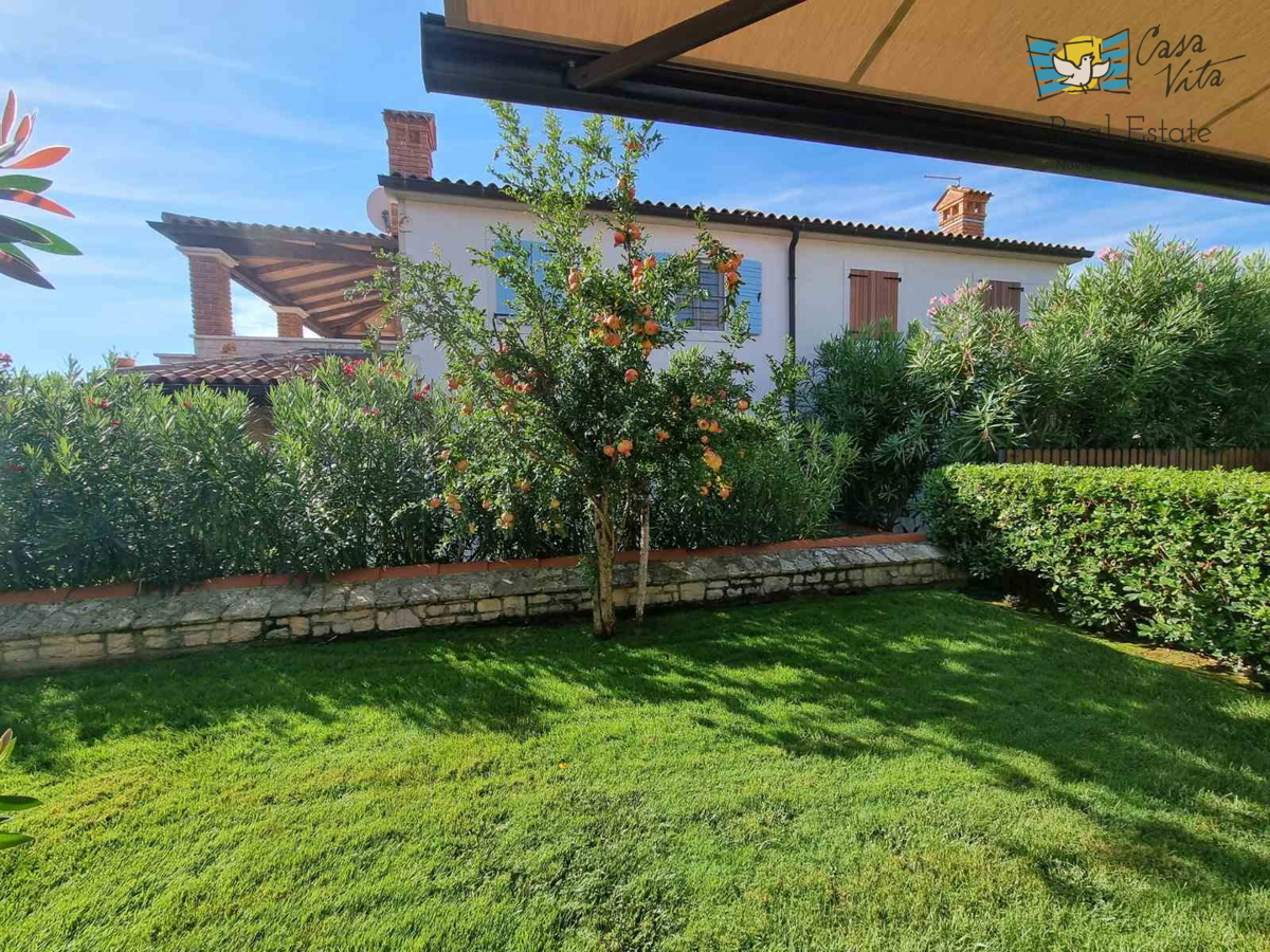 ISTRA, Poreč - Čudovita dvojna hiša 1000 m od morja!