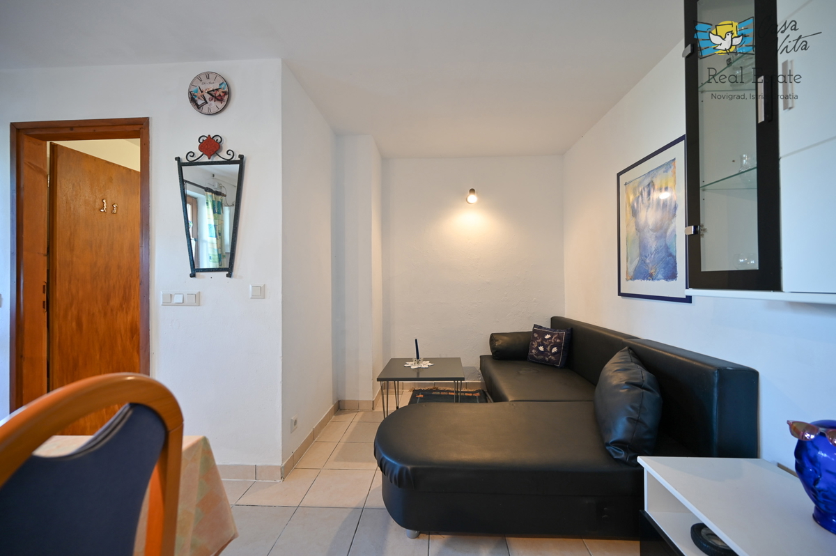 ISTRA, NOVIGRAD - vrstna stanovanjska enota z dvema stanovanjema in garažo