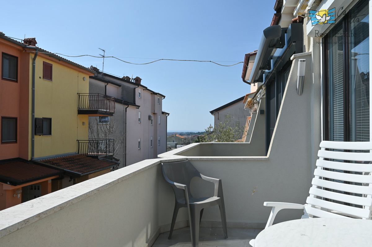 ISTRA, NOVIGRAD - vrstna stanovanjska enota z dvema stanovanjema in garažo