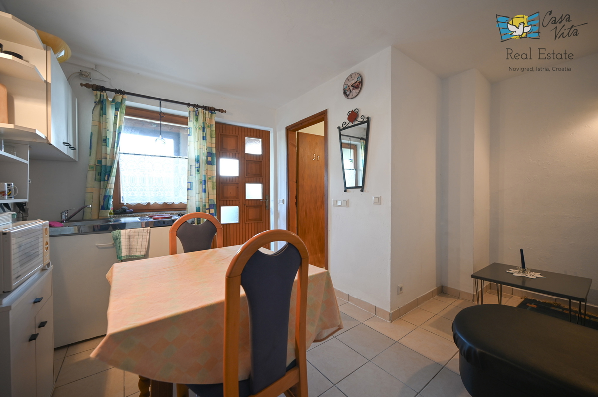 ISTRA, NOVIGRAD - vrstna stanovanjska enota z dvema stanovanjema in garažo