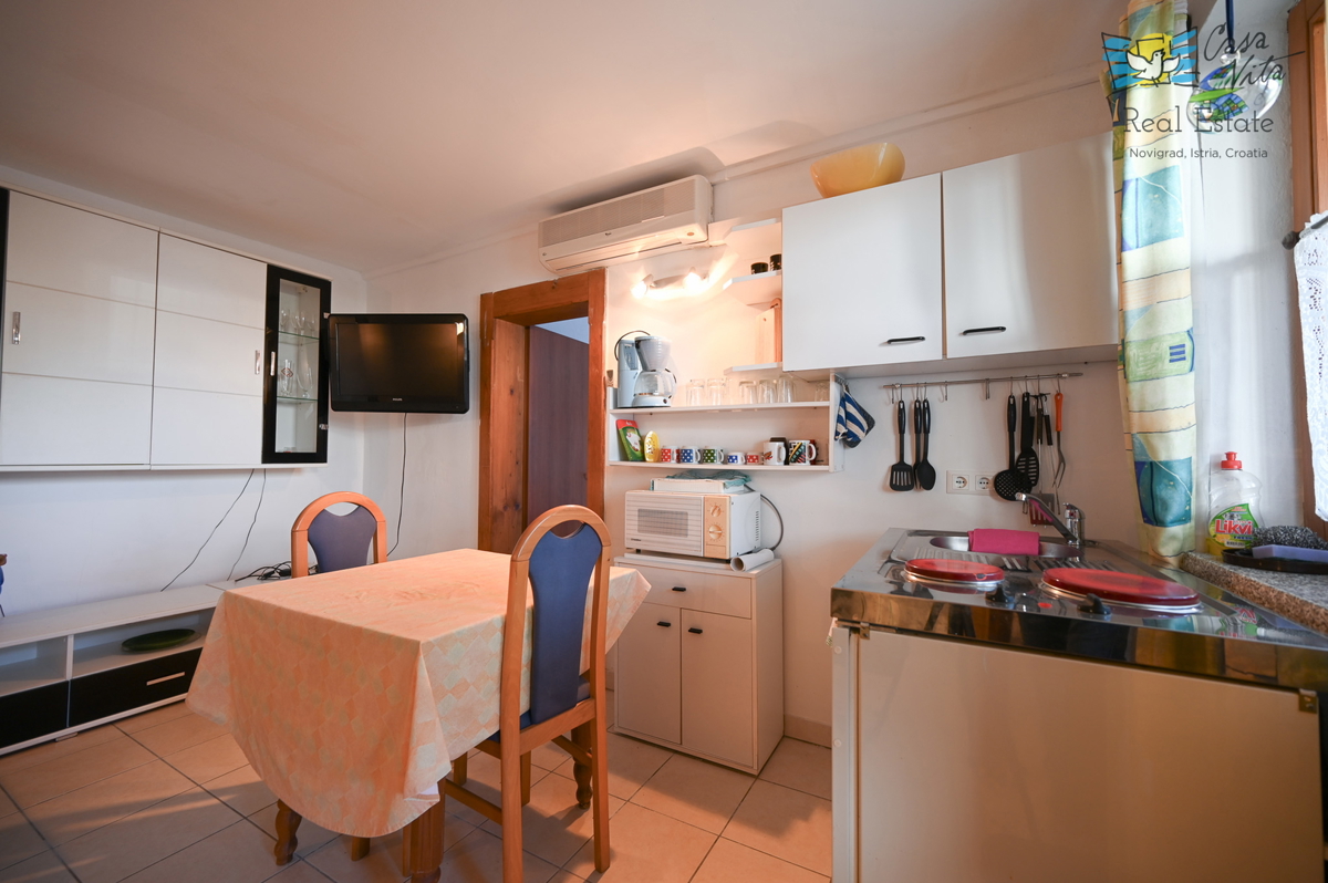 ISTRA, NOVIGRAD - vrstna stanovanjska enota z dvema stanovanjema in garažo