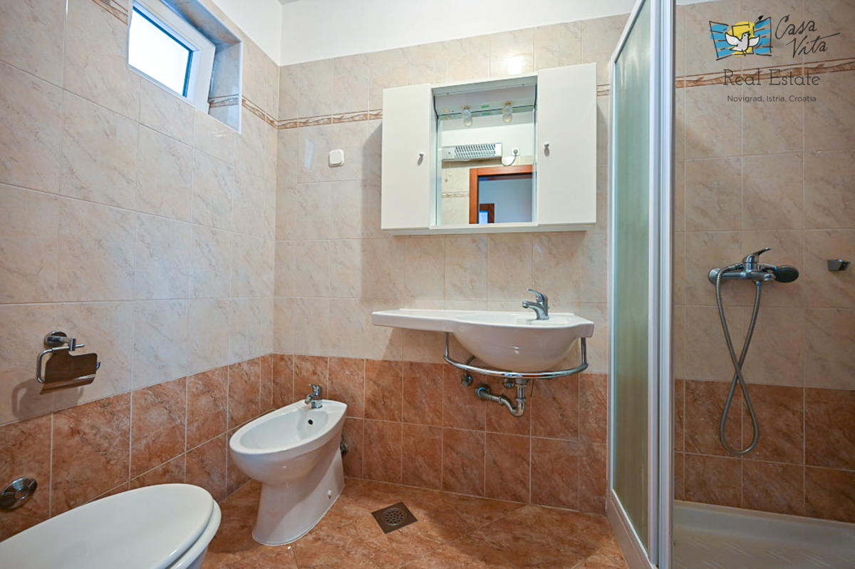 Apartma v pritličju na odlični lokaciji v Novigradu - 500m od morja!