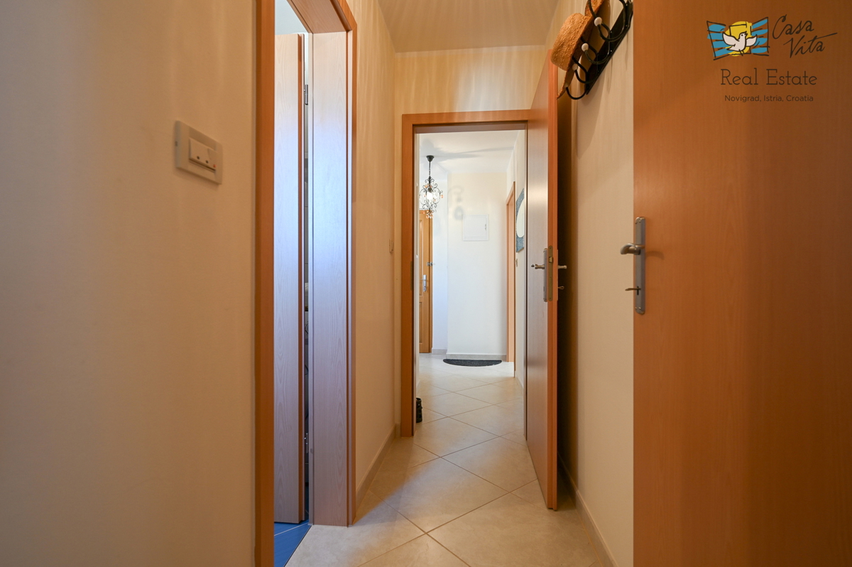 ISTRA, NOVIGRAD - Stanovanje z dvema spalnicama in lepim pogledom na morje!