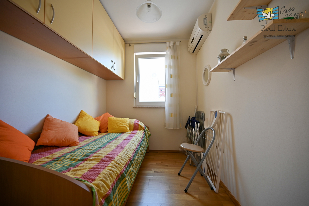 ISTRA, NOVIGRAD - Stanovanje z dvema spalnicama in lepim pogledom na morje!