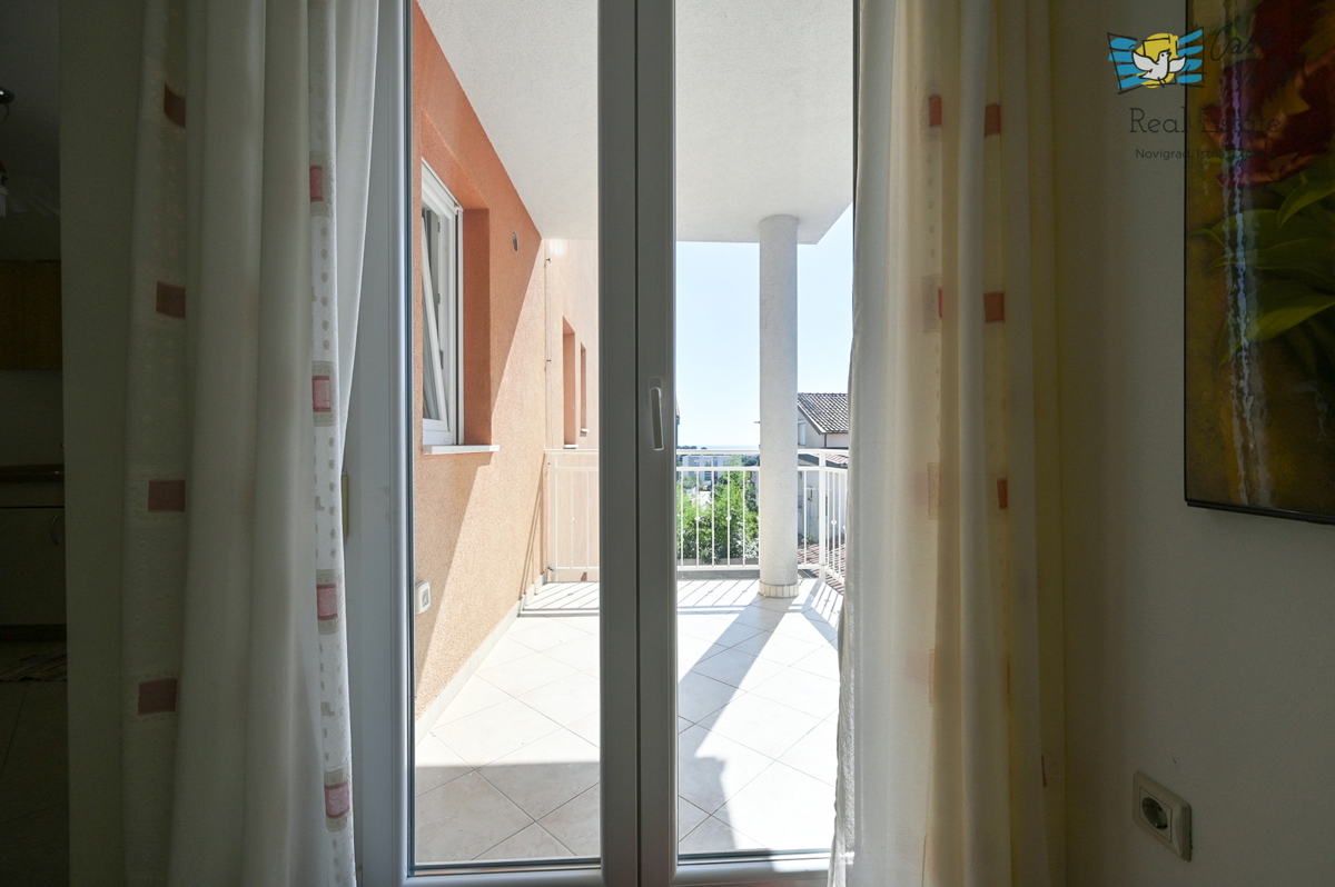 ISTRA, NOVIGRAD - Stanovanje z dvema spalnicama in lepim pogledom na morje!