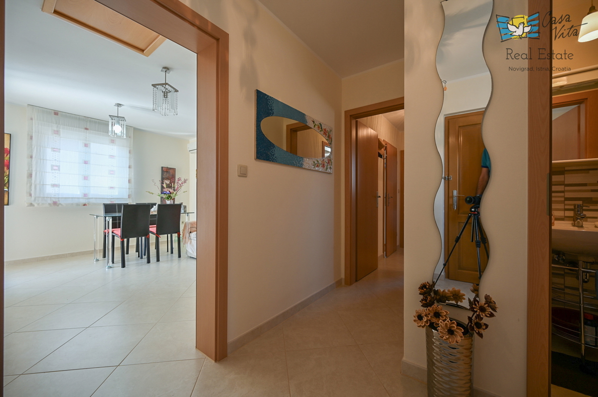 ISTRA, NOVIGRAD - Stanovanje z dvema spalnicama in lepim pogledom na morje!