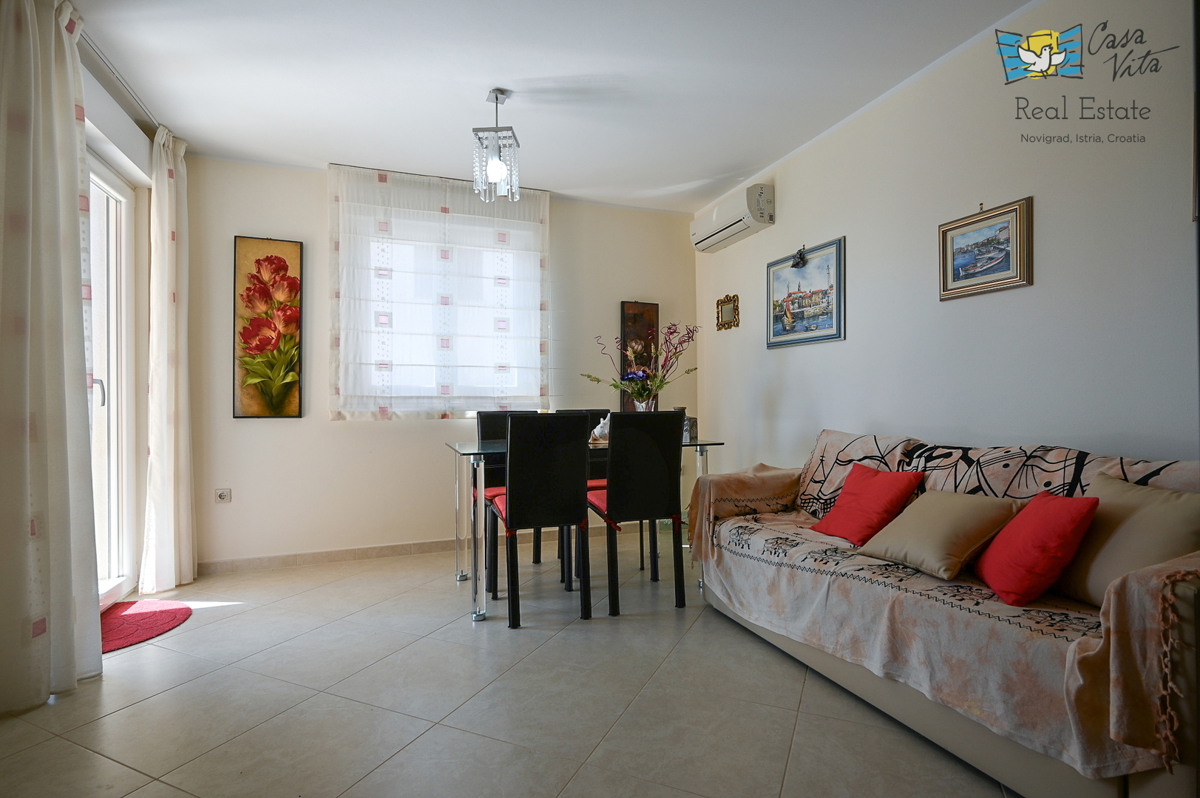 ISTRA, NOVIGRAD - Stanovanje z dvema spalnicama in lepim pogledom na morje!