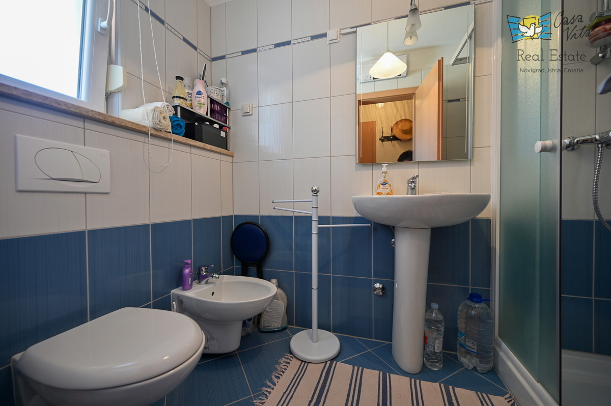 ISTRA, NOVIGRAD - Stanovanje z dvema spalnicama in lepim pogledom na morje!