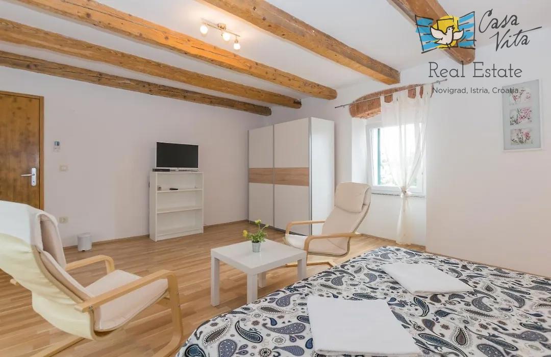 ISTRA, PULA - Kamnita hiša s bazenom
