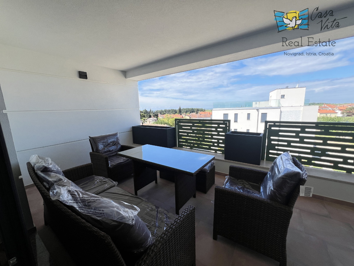 Lep in prostoren apartma s pogledom na morje - Novigrad!
