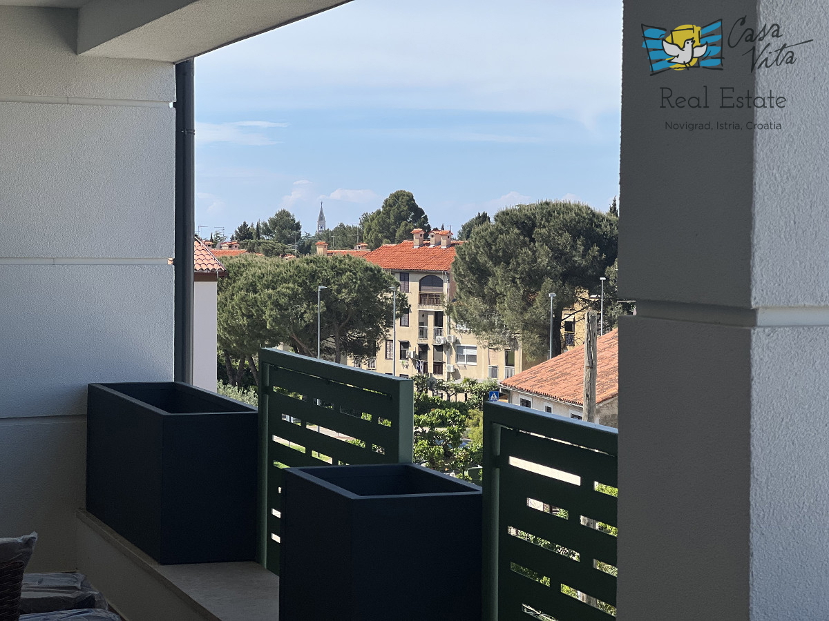 Lep in prostoren apartma s pogledom na morje - Novigrad!