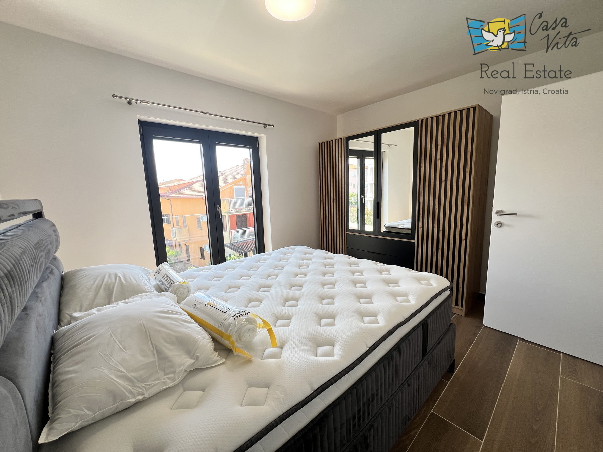 Lep in prostoren apartma s pogledom na morje - Novigrad!