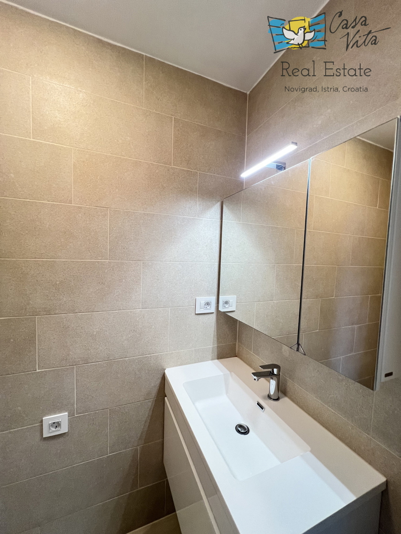Lep in prostoren apartma s pogledom na morje - Novigrad!