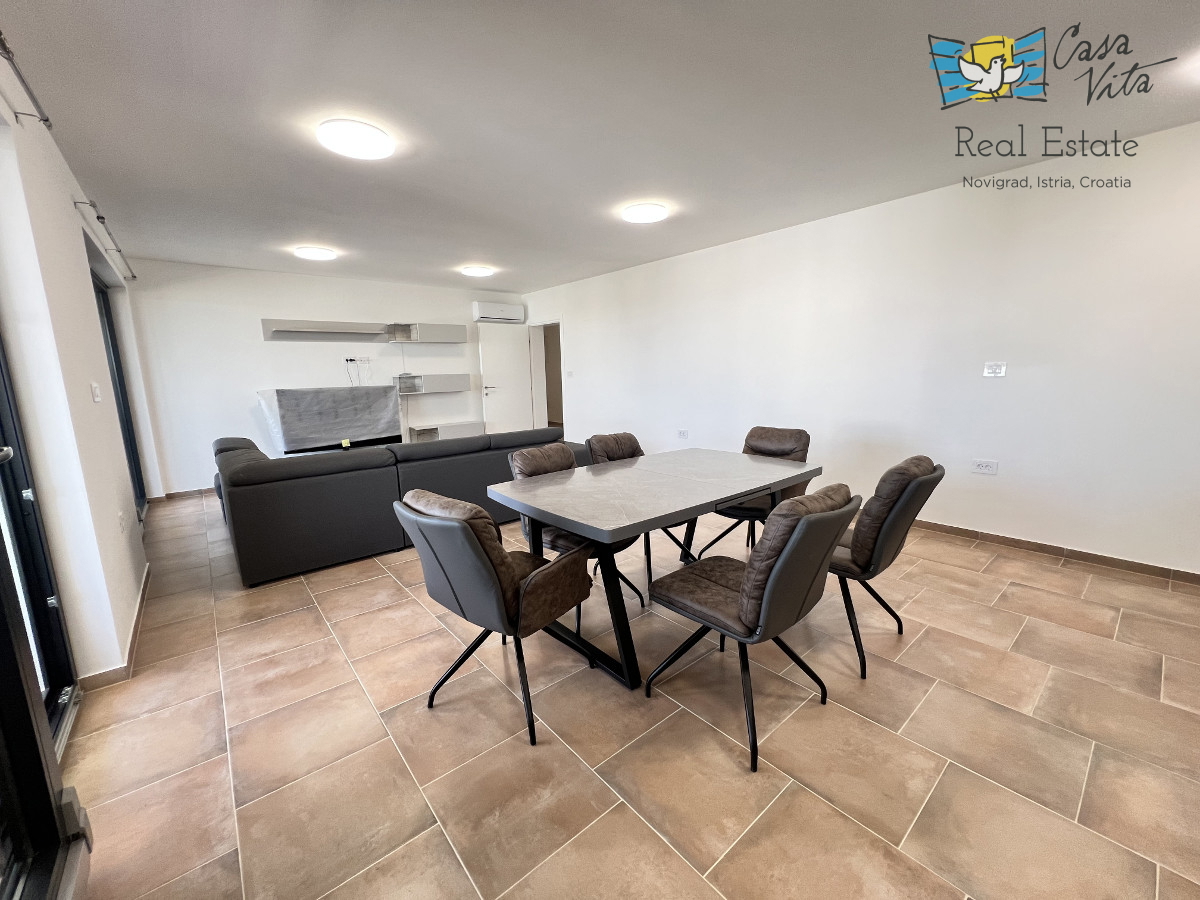 Lep in prostoren apartma s pogledom na morje - Novigrad!