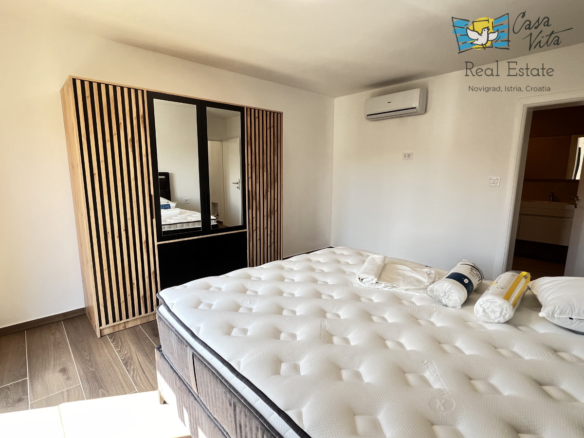 Lep in prostoren apartma s pogledom na morje - Novigrad!