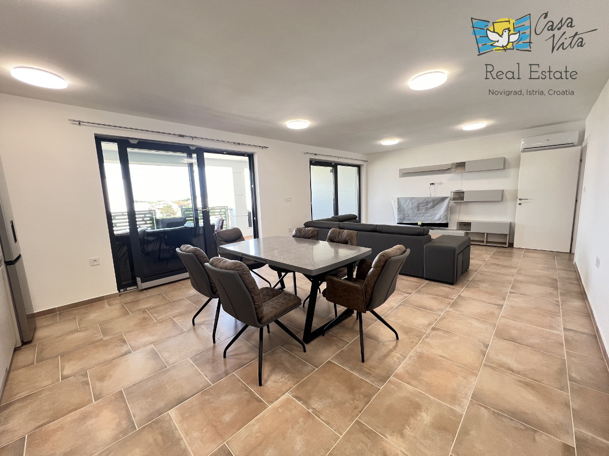 Lep in prostoren apartma s pogledom na morje - Novigrad!