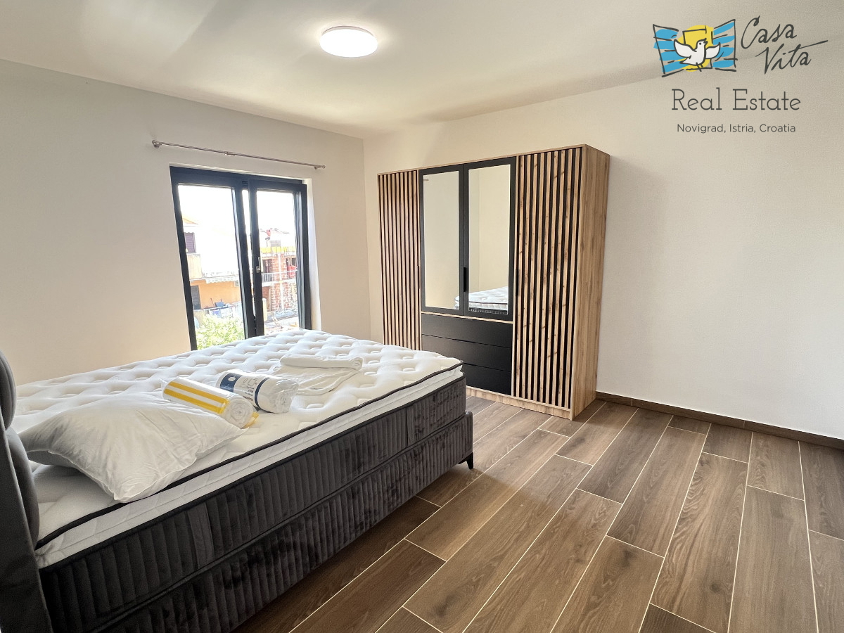 Lep in prostoren apartma s pogledom na morje - Novigrad!