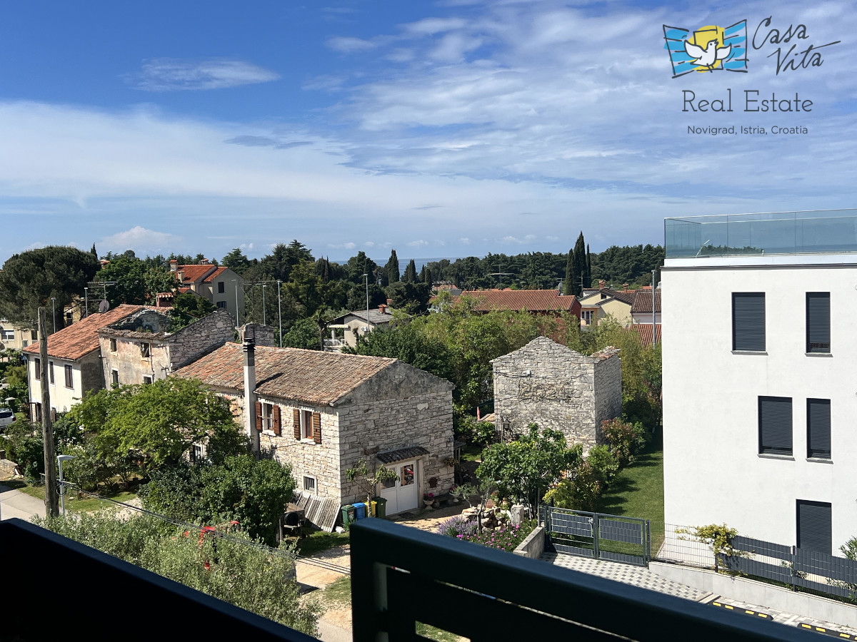 Lep in prostoren apartma s pogledom na morje - Novigrad!