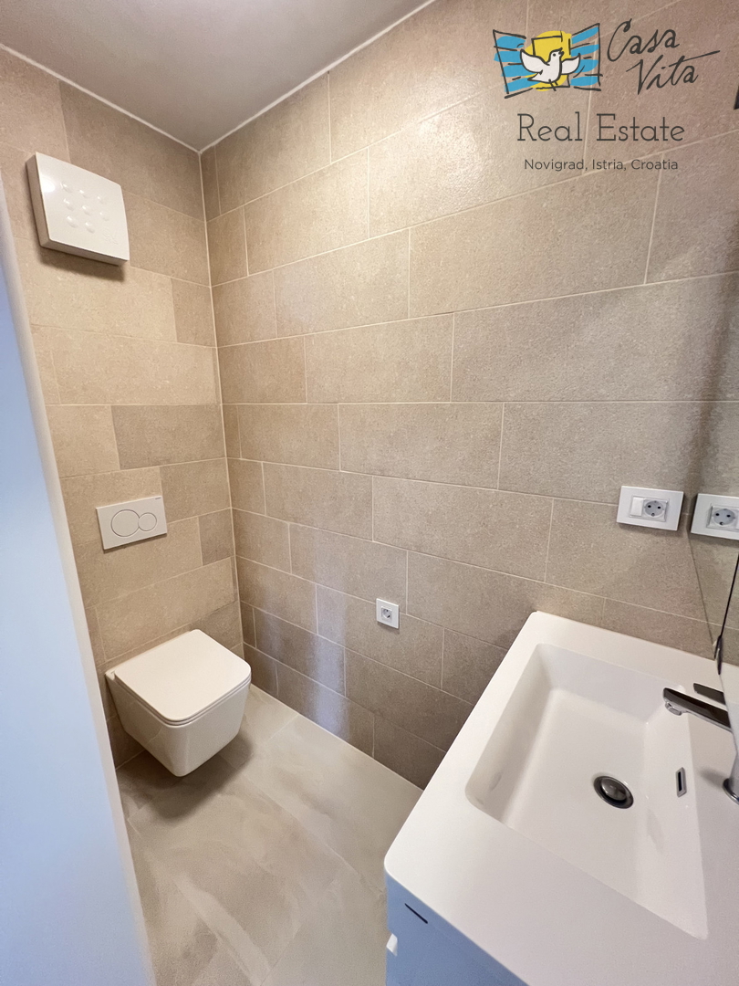 Lep in prostoren apartma s pogledom na morje - Novigrad!