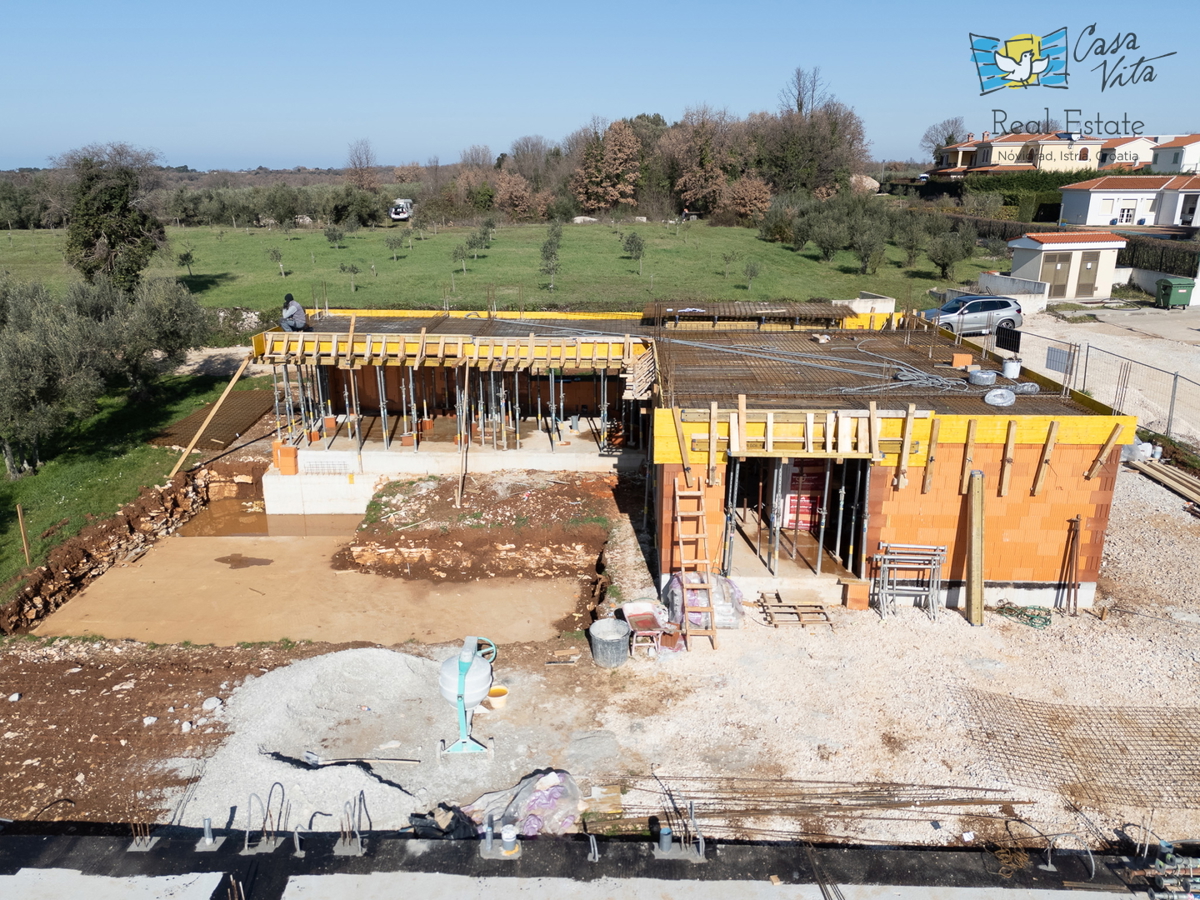ISTRA, POREČ - Moderna kuća v izgradnji 1000 m od morja!