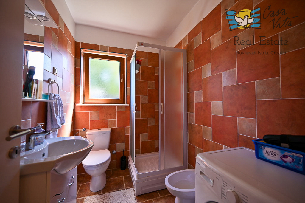 ISTRA, POREČ - Samostojna hiša v okolici Vižinade