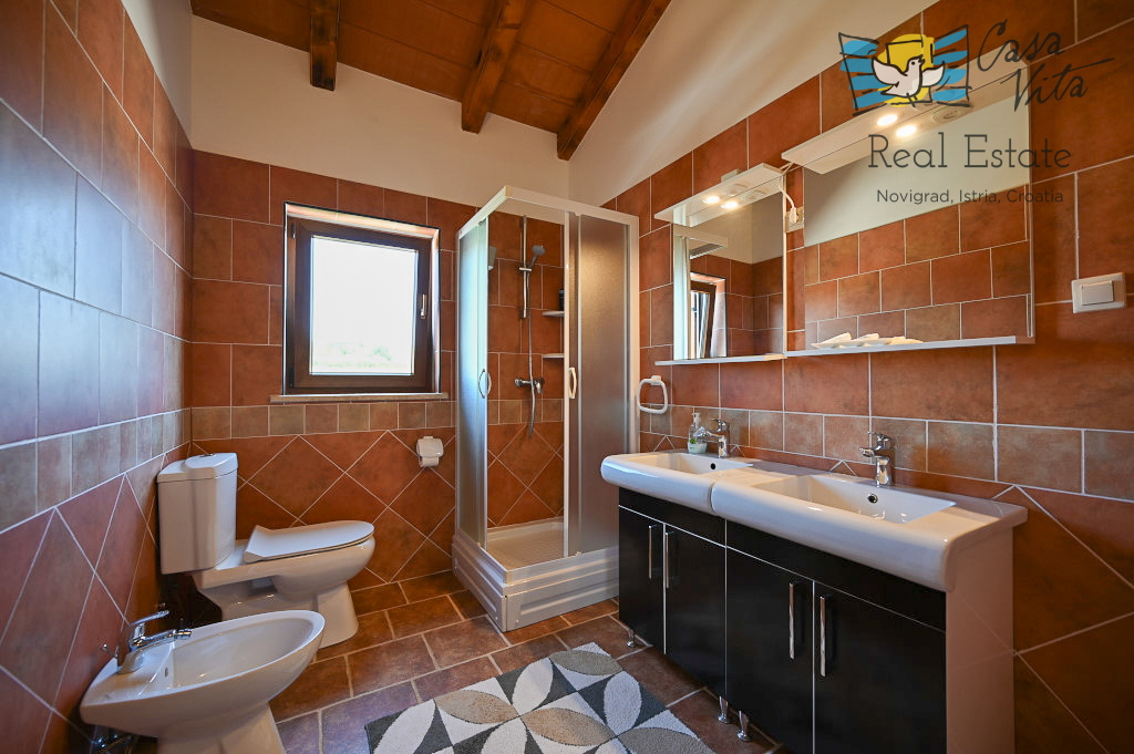 ISTRA, POREČ - Samostojna hiša v okolici Vižinade