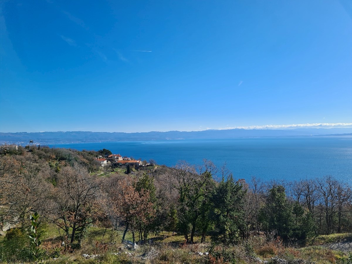 MOŠĆENIČKA DRAGA Zemljišče s čudovitim pogledom na morje