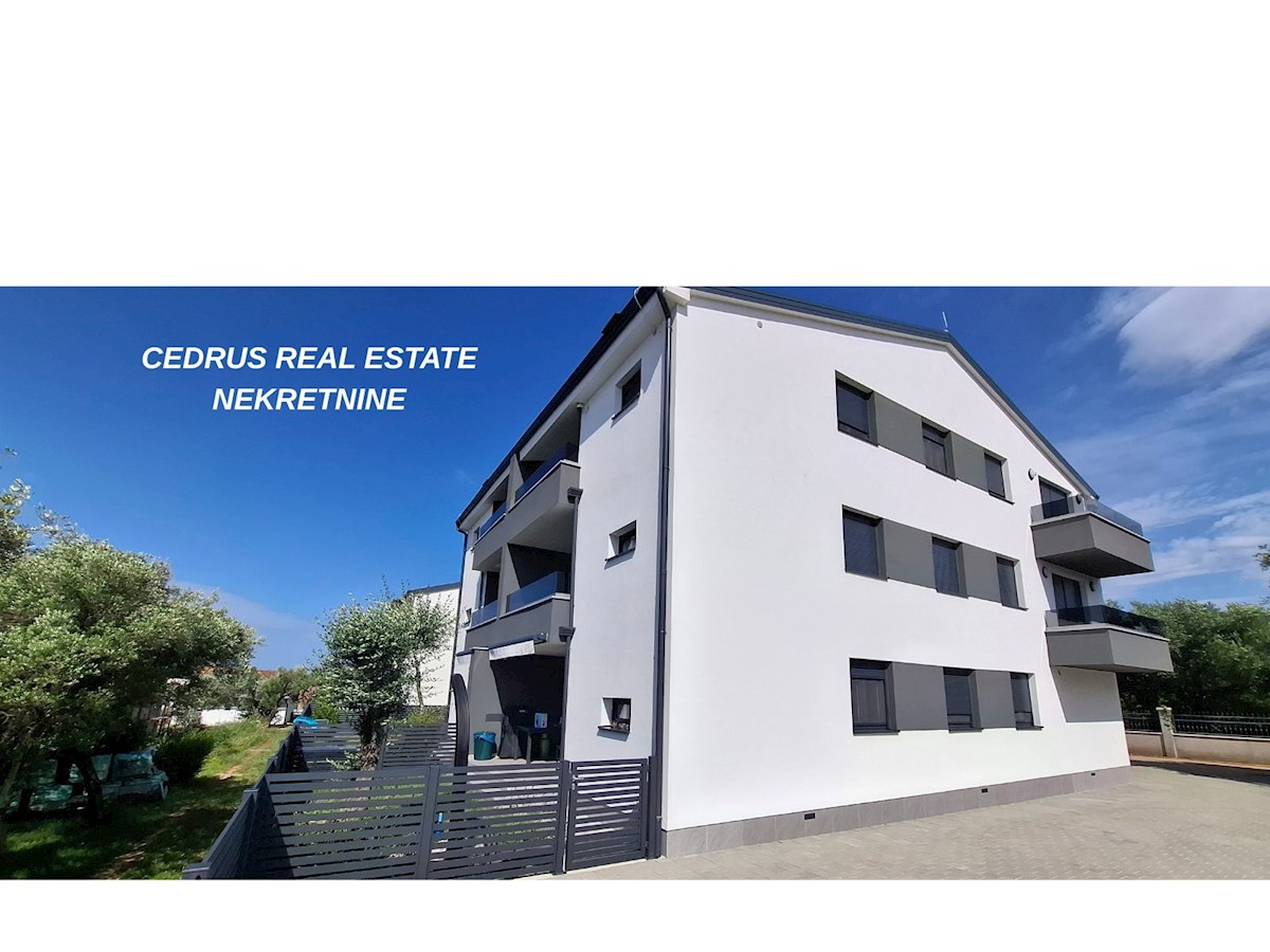 Istra, Umag, Zambratija. Prodajamo popolnoma novo stanovanje velikosti 86 m2 s pogledom na morje, v drugem nadstropju