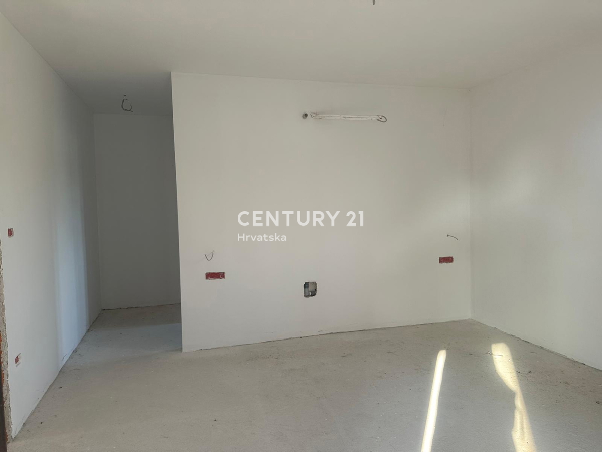 POREČ, PRODAJA SE DVOJNA HIŠA, NOVOGRADNJA S BAZENOM