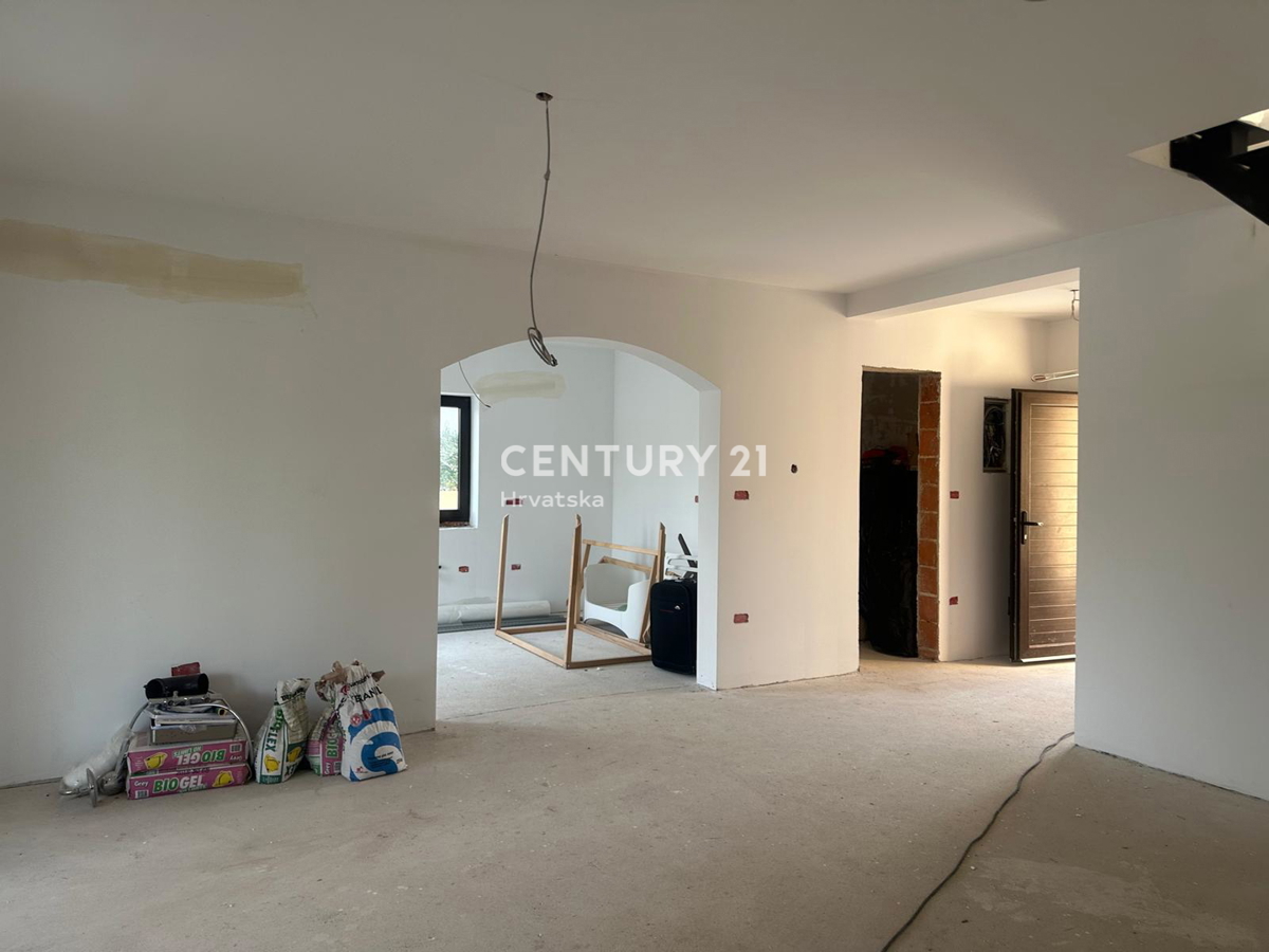 POREČ, PRODAJA SE DVOJNA HIŠA, NOVOGRADNJA S BAZENOM