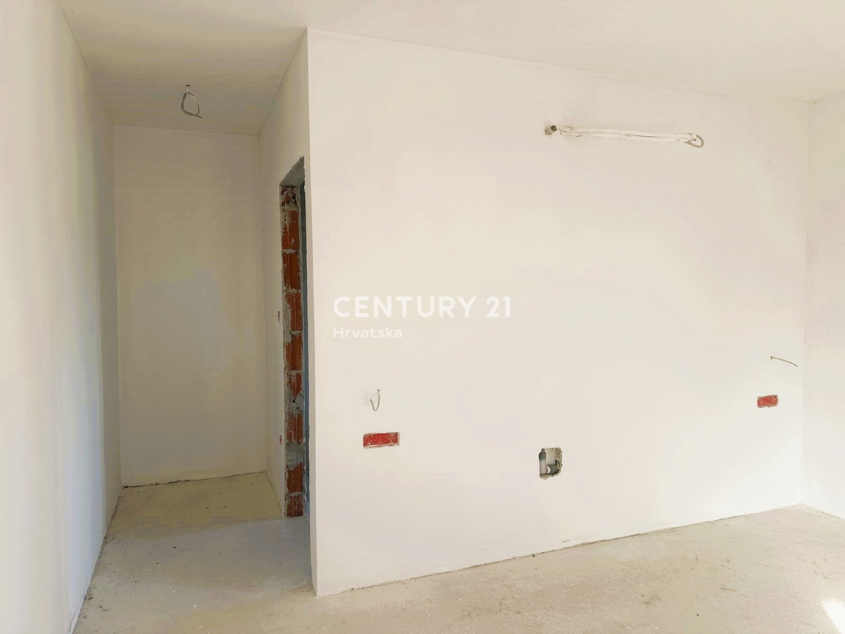 POREČ, PRODAJA SE DVOJNA HIŠA, NOVOGRADNJA S BAZENOM