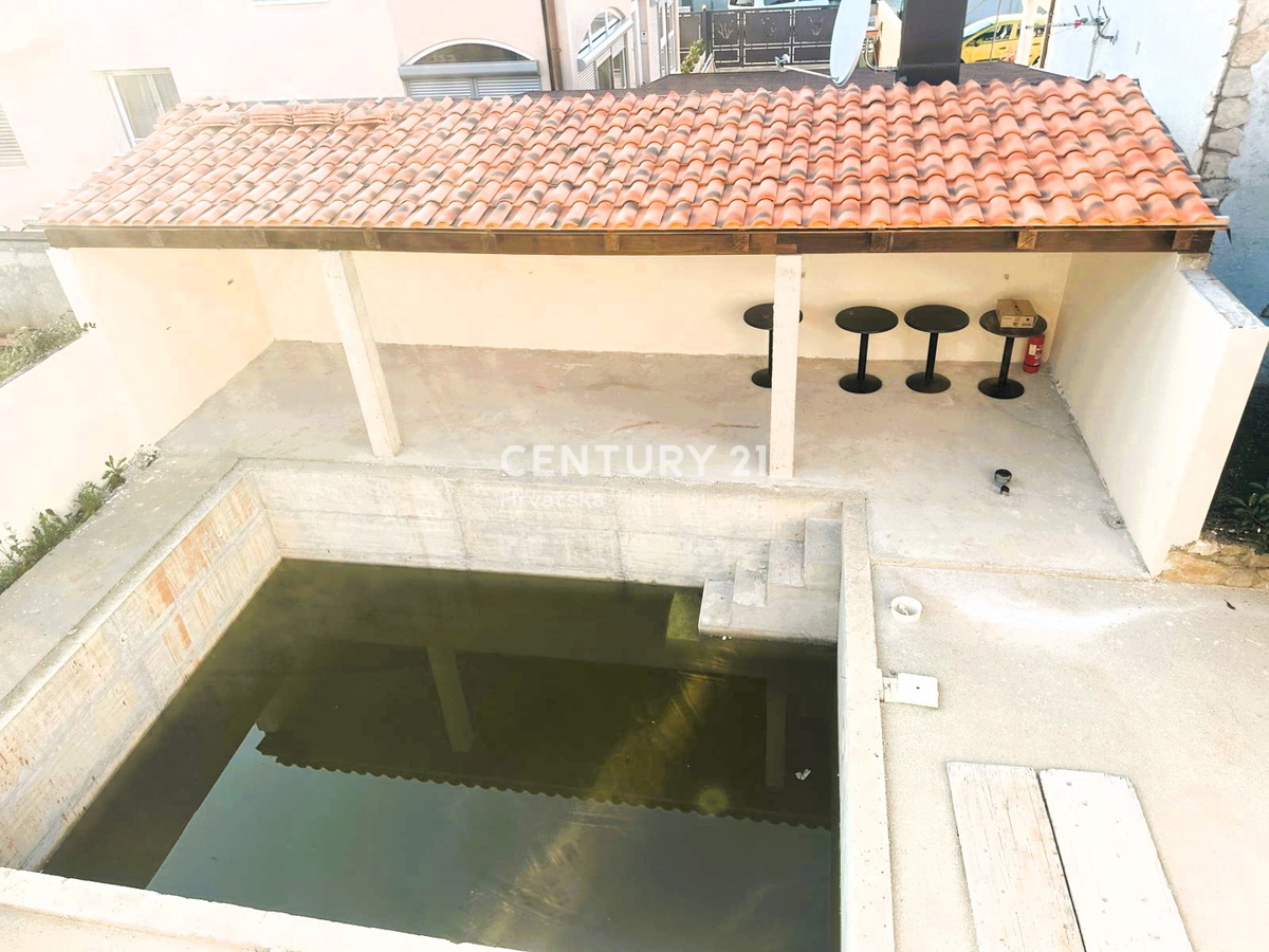 POREČ, PRODAJA SE DVOJNA HIŠA, NOVOGRADNJA S BAZENOM