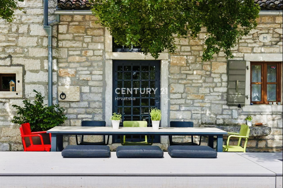 ROVINJ, OKOLICA, EKSKLUZIVNA ISTARSKA POSTAJA