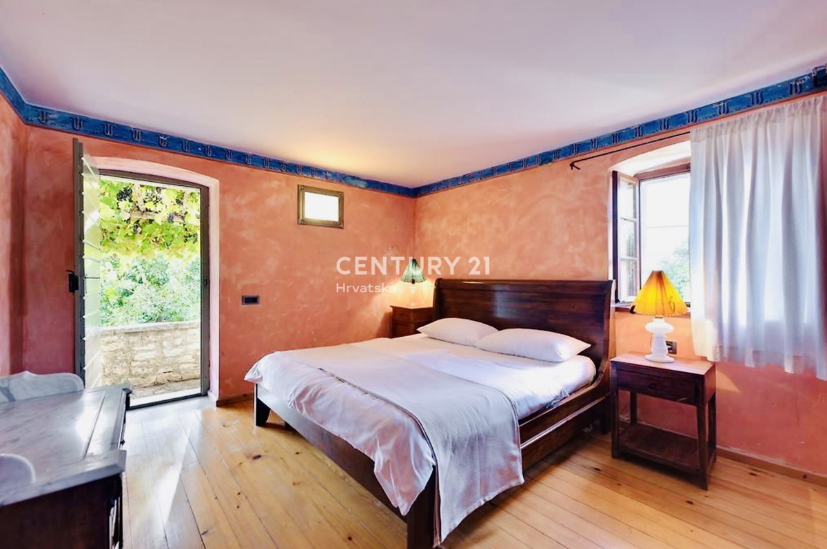 ROVINJ, OKOLICA, EKSKLUZIVNA ISTARSKA POSTAJA