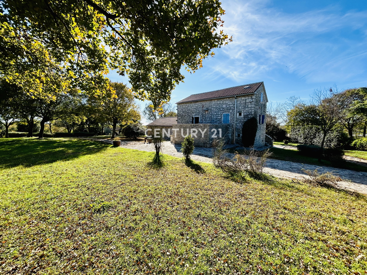 ROVINJ, OKOLICA, EKSKLUZIVNA ISTARSKA POSTAJA