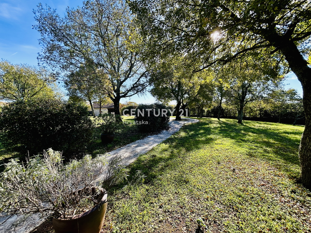 ROVINJ, OKOLICA, EKSKLUZIVNA ISTARSKA POSTAJA