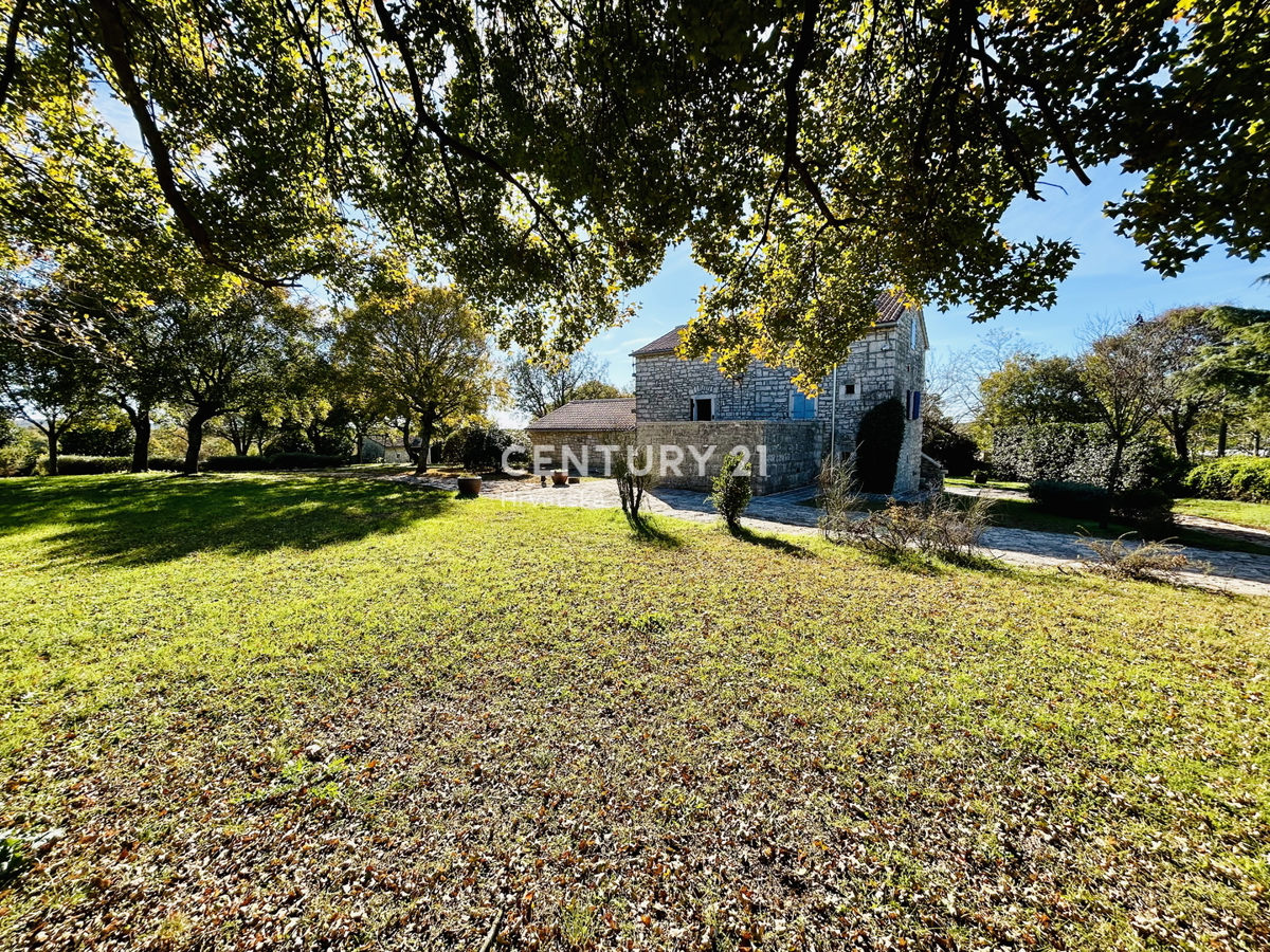 ROVINJ, OKOLICA, EKSKLUZIVNA ISTARSKA POSTAJA