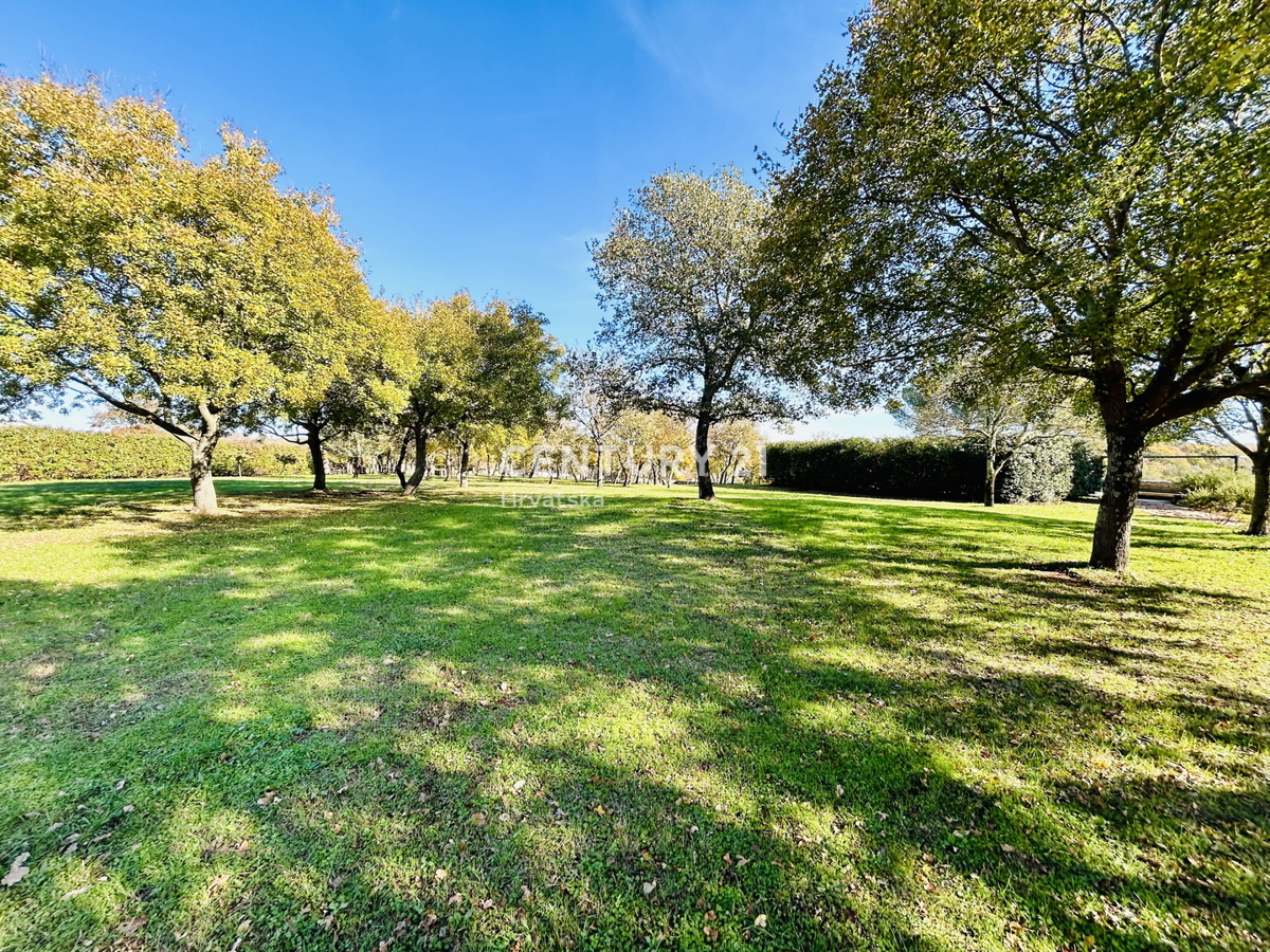 ROVINJ, OKOLICA, EKSKLUZIVNA ISTARSKA POSTAJA